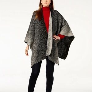 ⚫️  CALVIN KLEIN Ombré Metallic Jacquard Poncho One Size